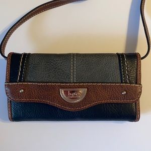 Wallet with removable shoulder strap